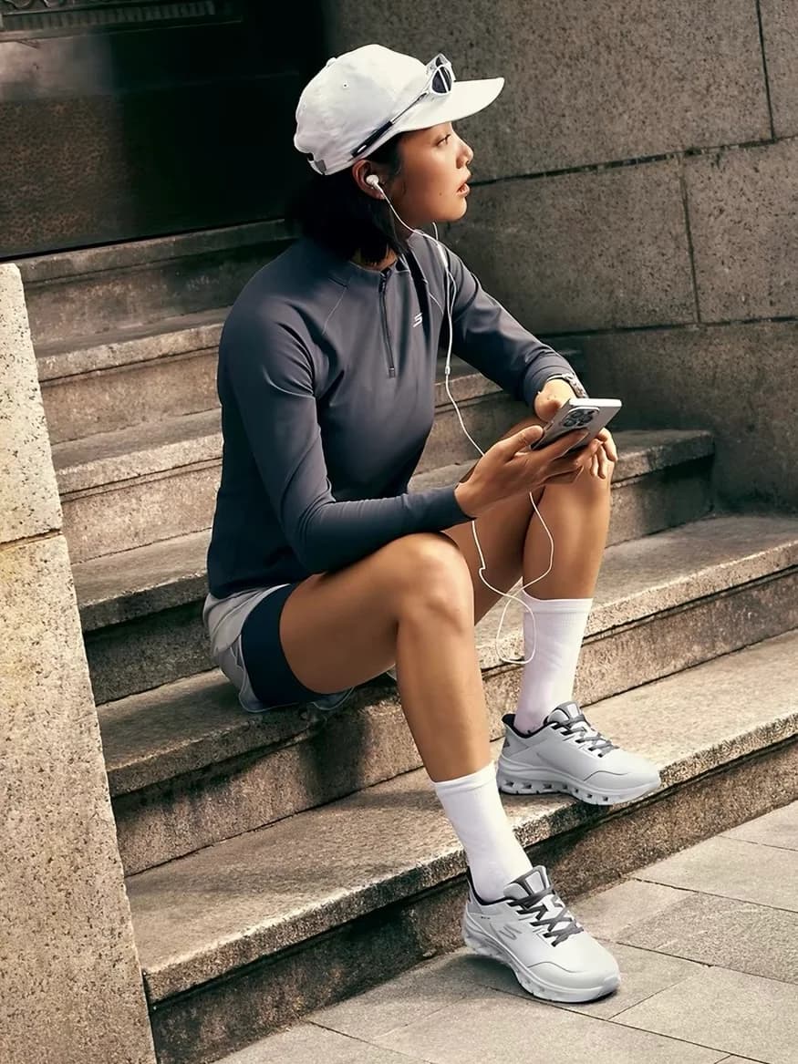 SKECHERS (Slip-ins)