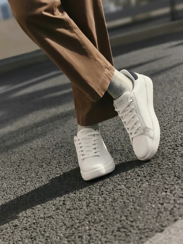 Skechers (Contour Foam)
